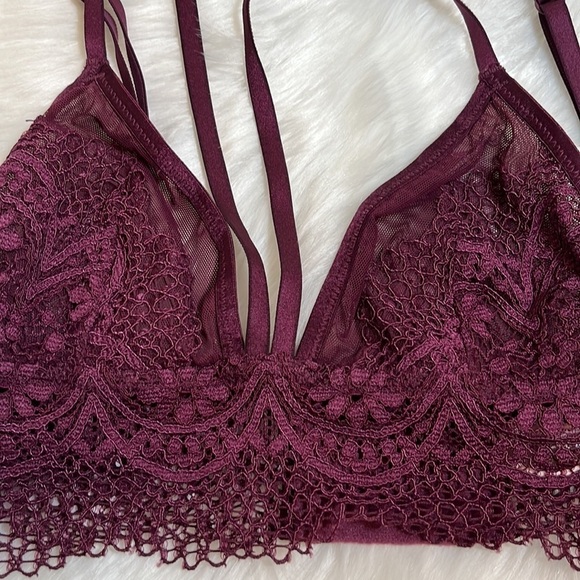 VICTORIA’S Secret Lace Bralette Set - Picture 13 of 16